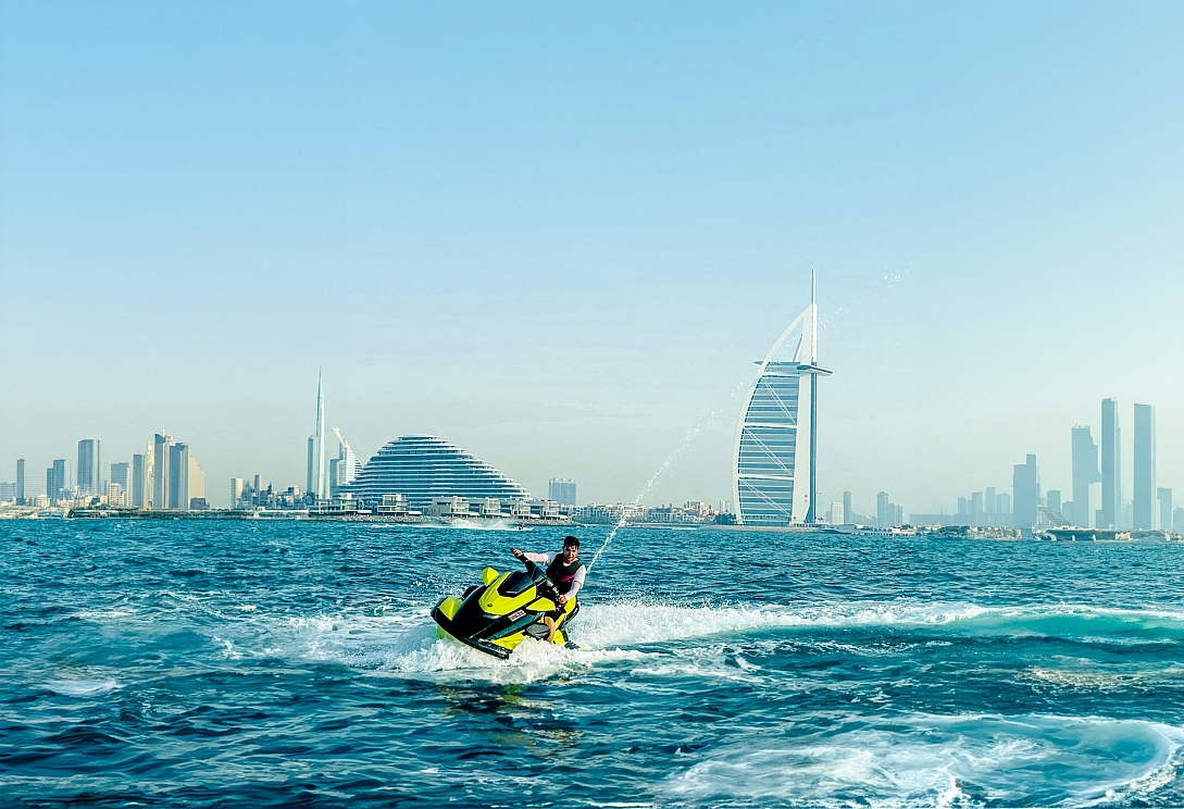 dubai jet skiing