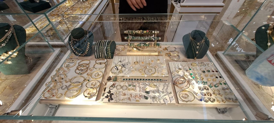 raphaeilo handmade accessories